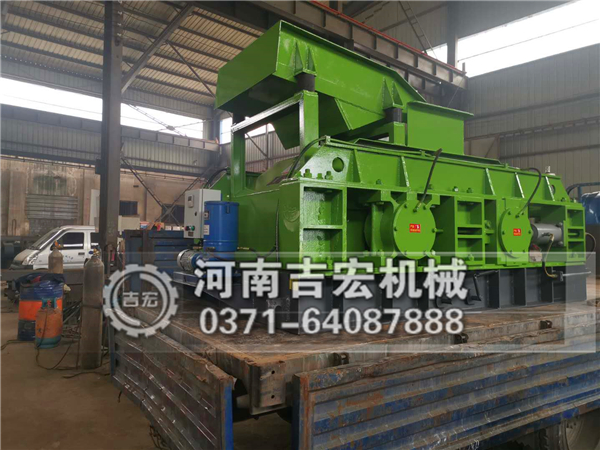 時產(chǎn)5-10噸小型雙輥粉碎制砂機(jī)1.8萬起！